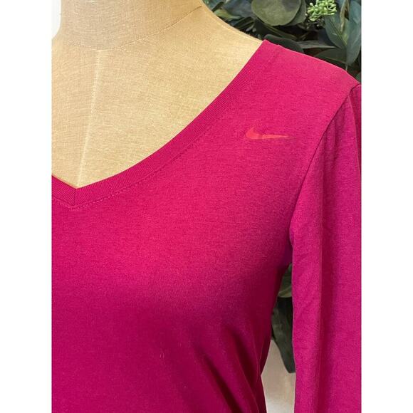NIKE Drifit "The Nike Tee" L/S T-Shirt Tee Workout Athleisure Women's size XS - Picture 2 of 7
